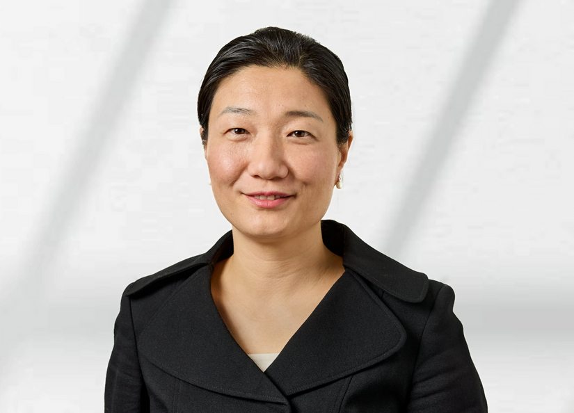 A headshot of Yumin Liu, a corporate and commercial lawyer in DMAW Lawyers' transactions team